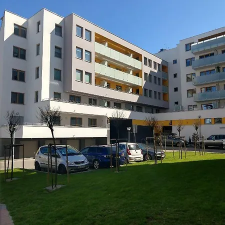 Fala-miodowy Dom شقة